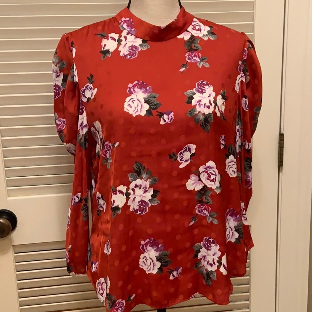 67. WAYF Blouse - Red with a Floral Design